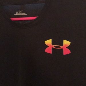 Under armour FREE WITH ANY PURCHASE (BUNDLE IT) 💋